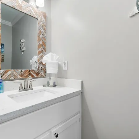 Portside Resort Pet Friendly Rentals By Panhandle Getaways Panama City Beach Room photo