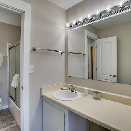 Portside Resort Pet Friendly Rentals By Panhandle Getaways Panama City Beach Room photo